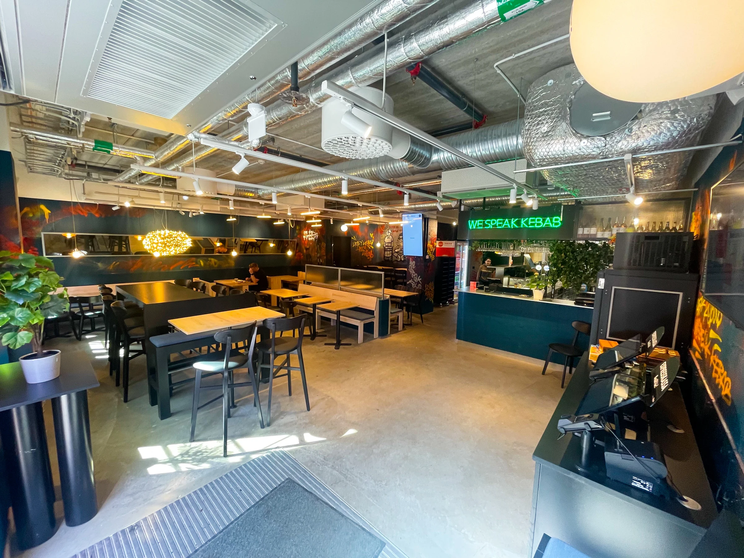 Kebab, såser och färska tillbehör från Holy Kebabs egen bildbank