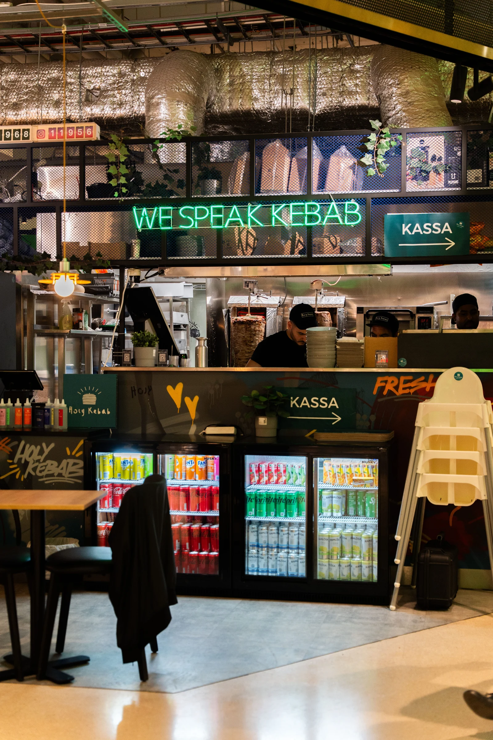 Kebab, såser och färska tillbehör från Holy Kebabs egen bildbank